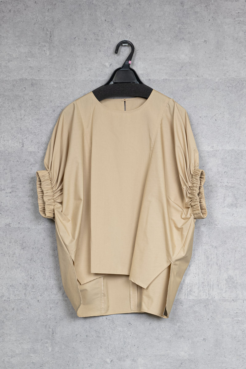 日本製 澎袖設計上衣 / BLOUSE
